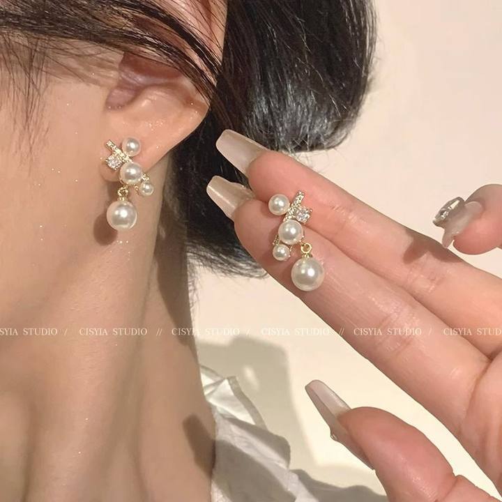 Shell Flower Studs, Retro Design
