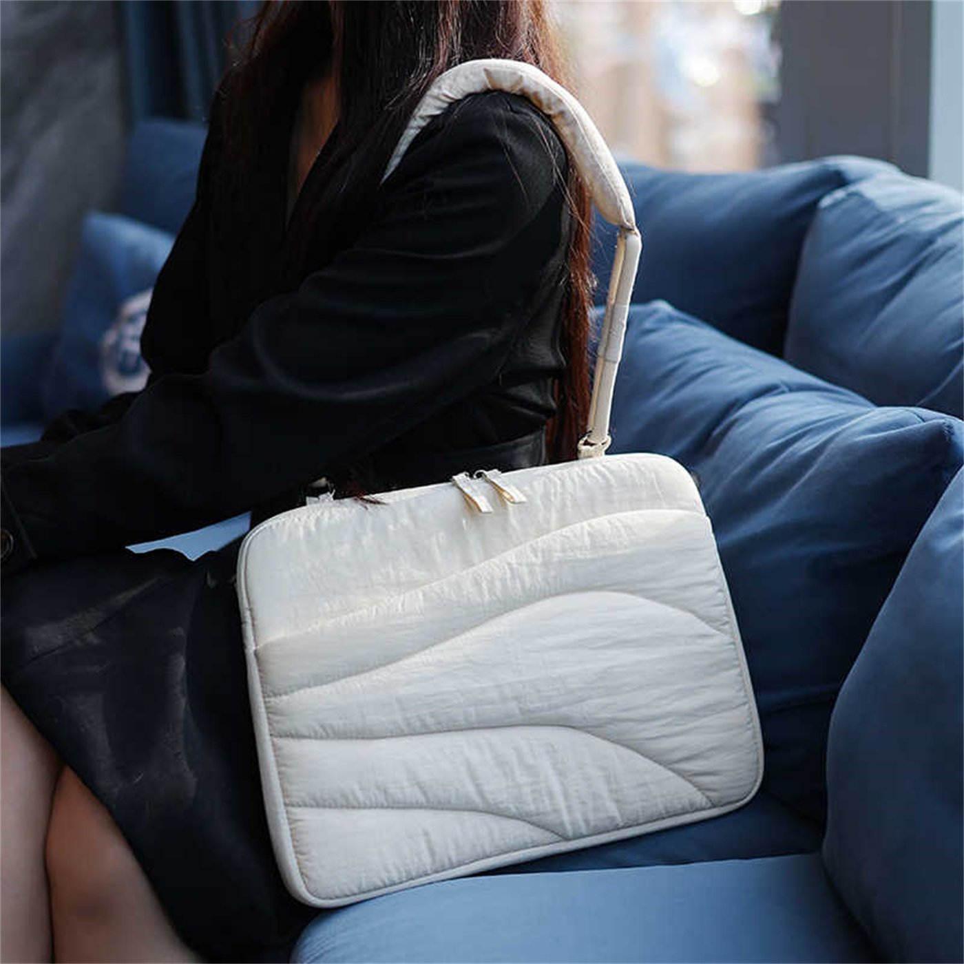 Quilted Laptop Shoulder Bag, 13.3 to 16 Inch