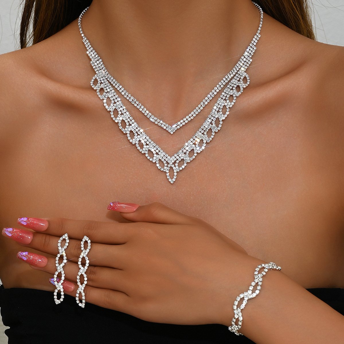 Niche Design Multi-Layered Rhinestone Geometric Necklace, Earrings, And Bracelet Three-Piece Set, Fashionable And Luxurious Wedding Studio Jewelry
