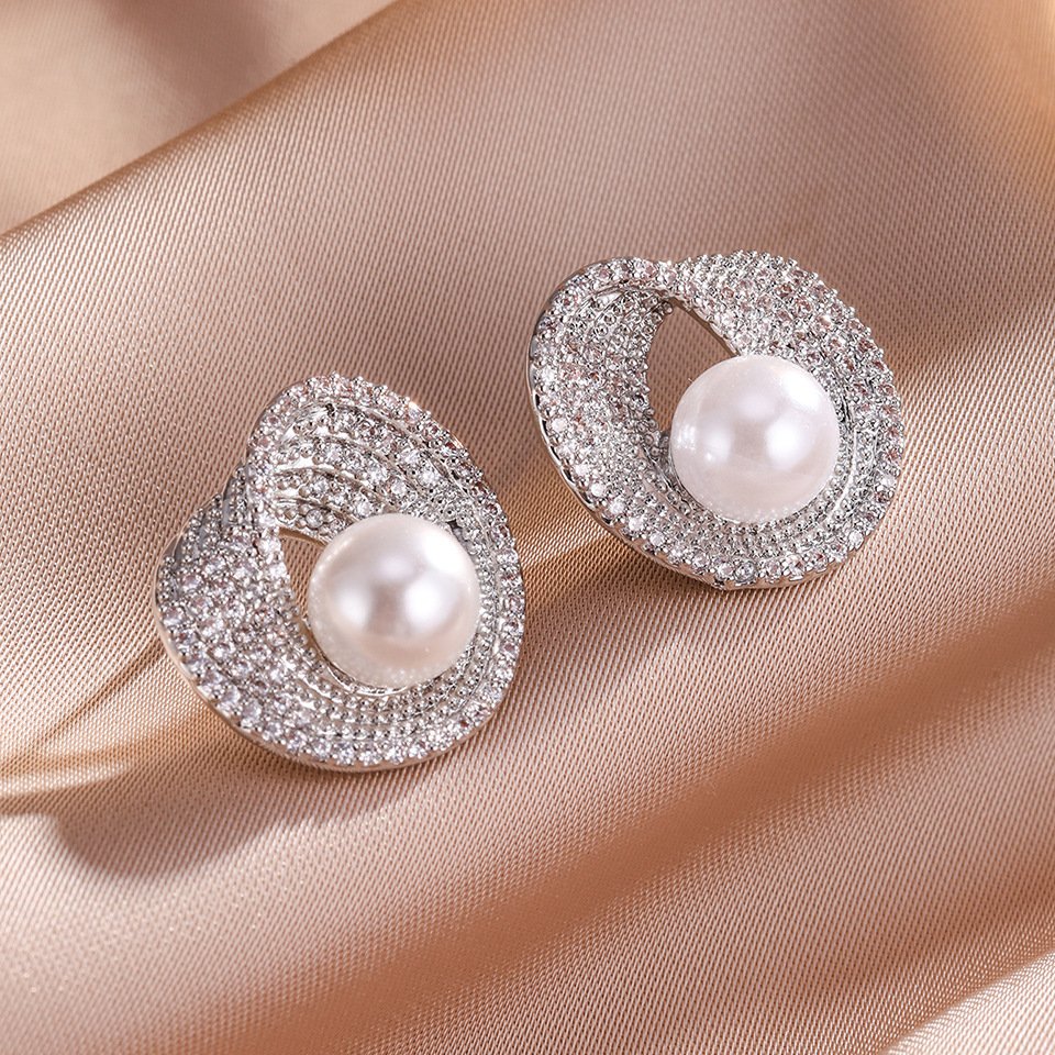 Micro-Encrusted Zircon Diamond-Studded High-End Pearl Geometric Stud Earrings, Light Luxury, Dazzling, Irregular, Small, Delicate, Silver-Colored Earrings